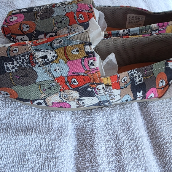 BOBS from Skechers Multicolor Dog Patterned Flats Sz 6.5 - Picture 2 of 7